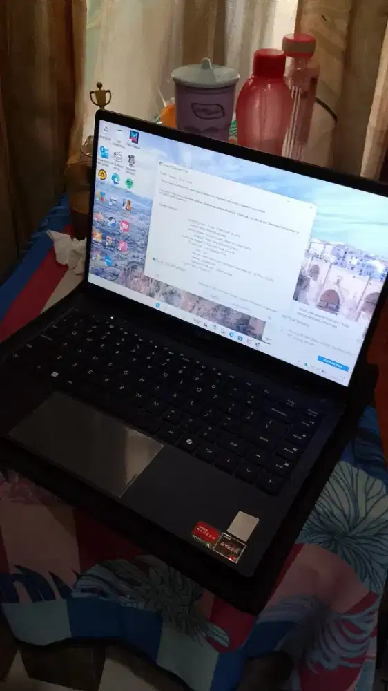 Di jual Laptop Zyrect D tech , baru 4 bulan Pakai