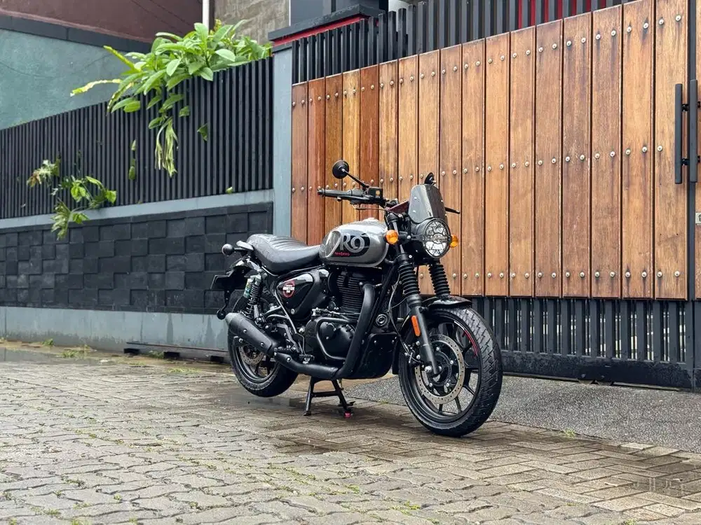 ROYAL ENFIELD HUNTER 350 GREY FULL PAPER ISTIMEWA TRIUMPH SCRAMBLER