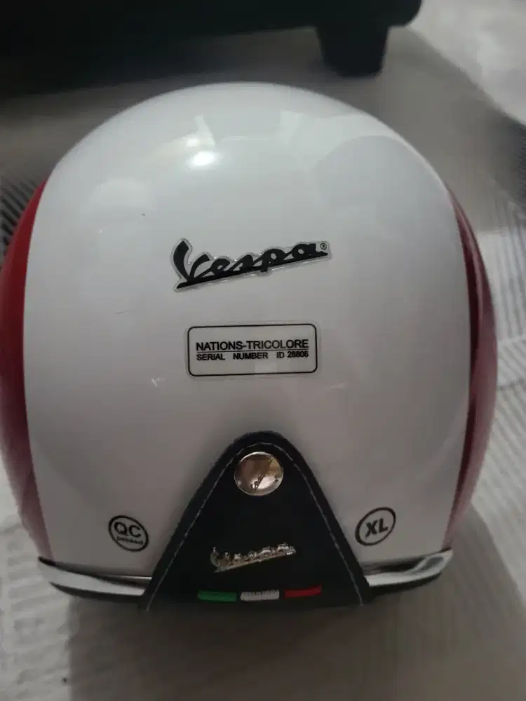 DIJUAL Helm VESPA