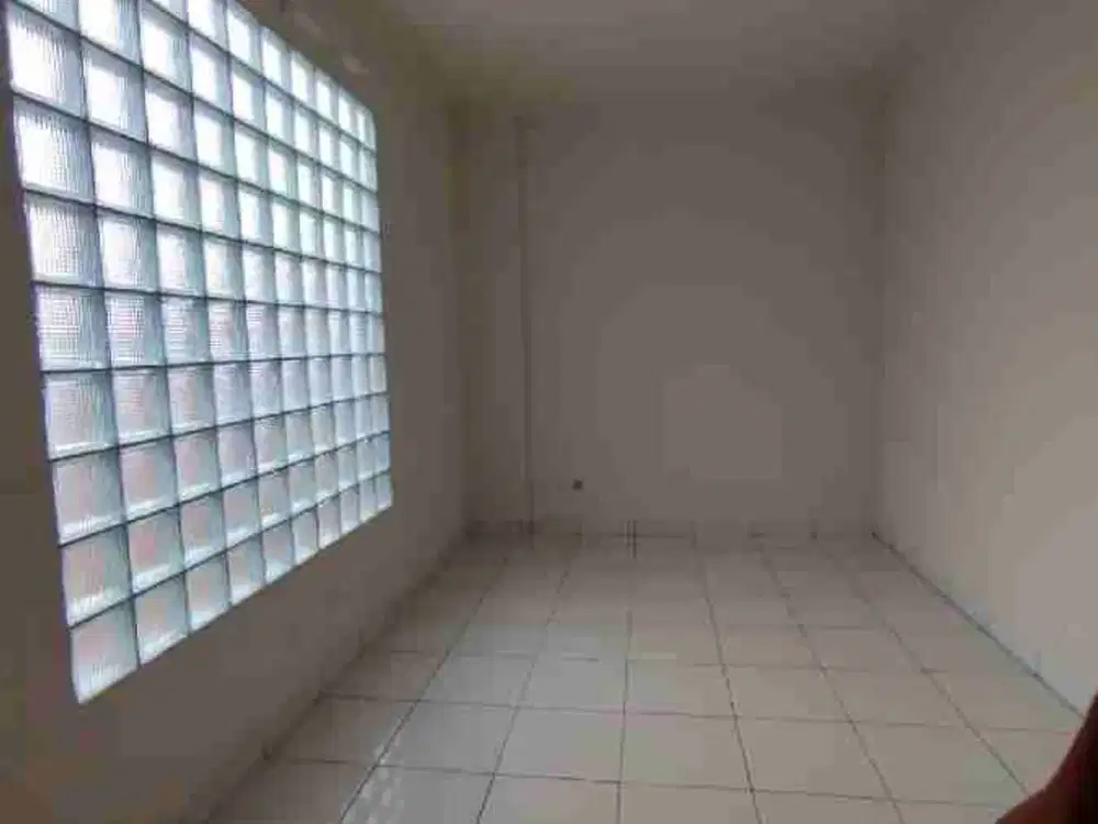 Ruko Strategis 3 lantai sewa murah, Taman Kopo Indah