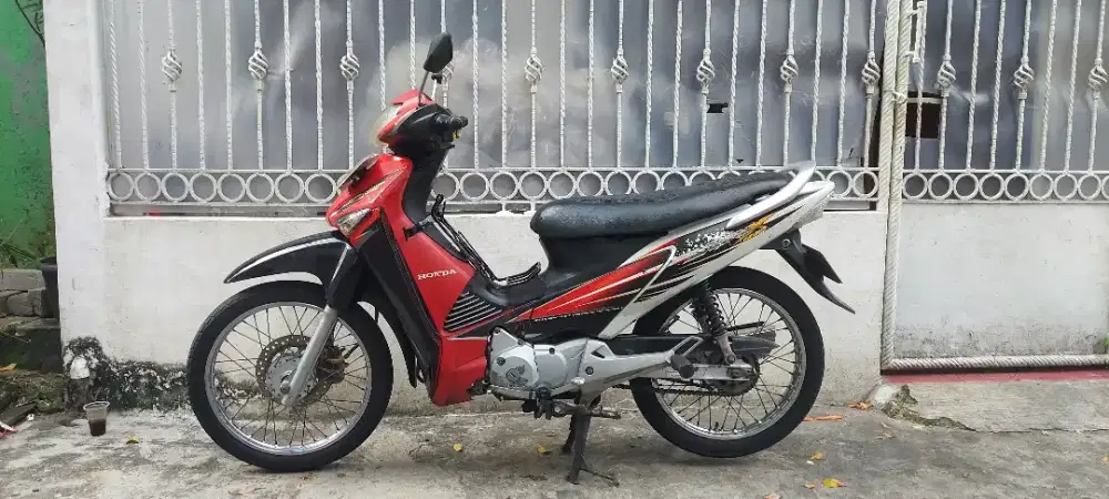 Honda supra x tahun 2005