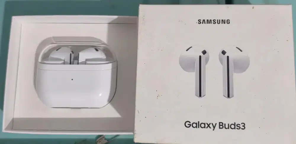 Samsung buds 3 like new