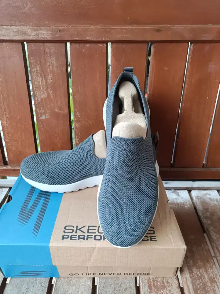 Dijual sepatu skechers