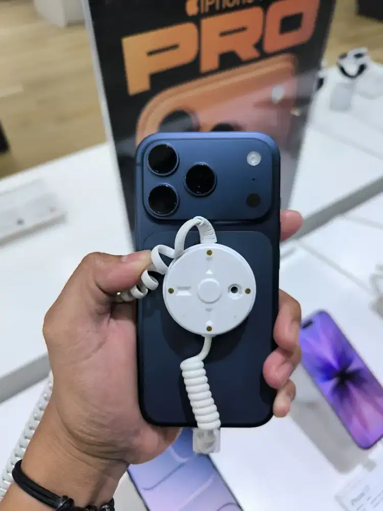 iPhone 17 Pro + Adaptor 20w Bunga 0% Cukup KTP
