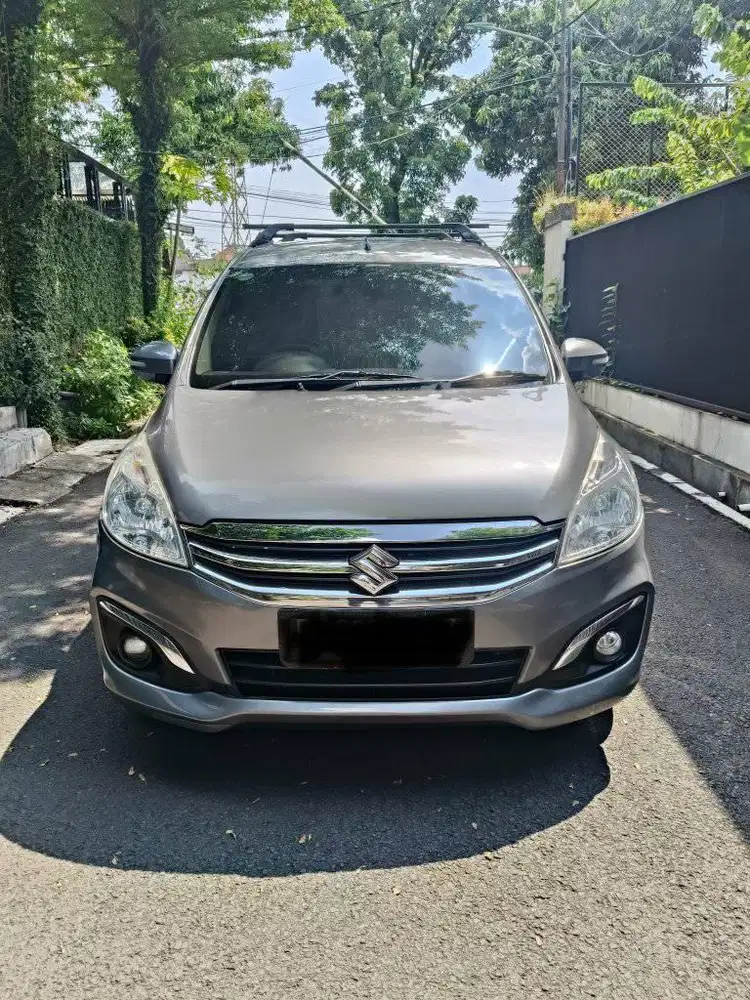 Ertiga GX A/T 2016 Abu Abu Metalik