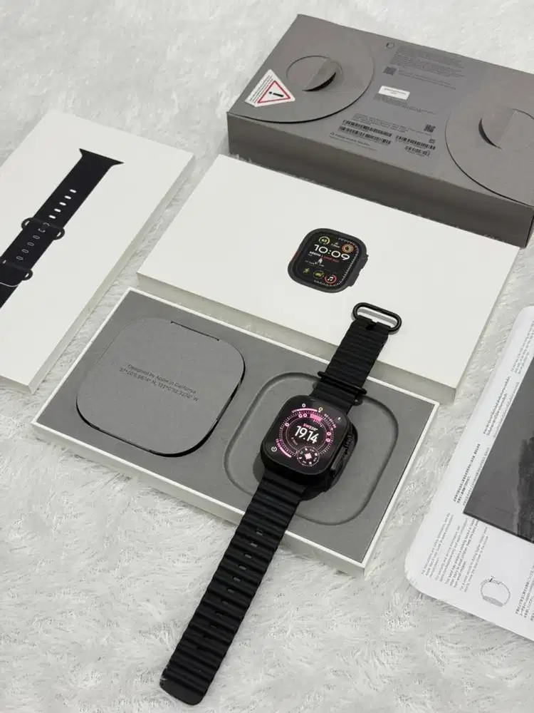 Apple Watch Ultra 2 49mm iBox Garansi 24 Juli 2026 - Black Titanium