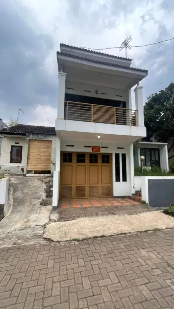 dijual murah cepat rumah 2lantai siap huni furnis sindanglaya bandung