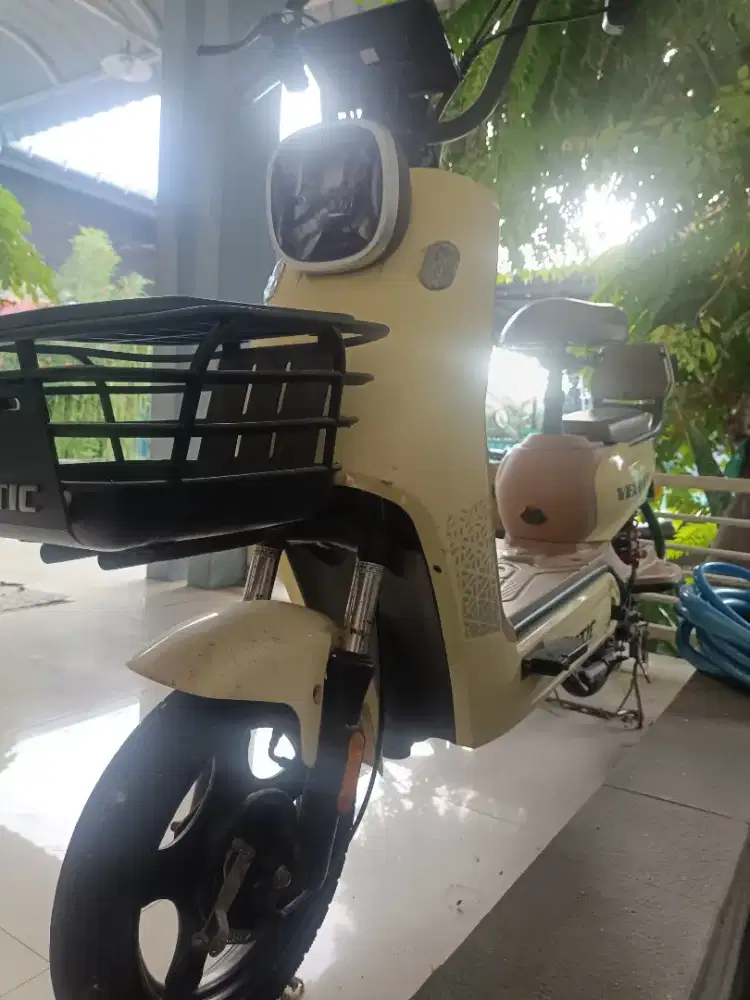 Sepeda Listrik Exotic Veloce V2 bekas