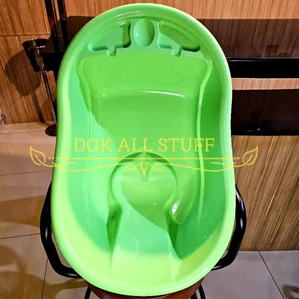 Hanger dan Bak Mandi Bayi