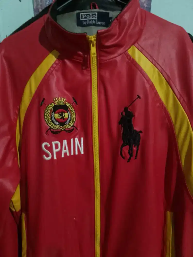 jaket polo merah