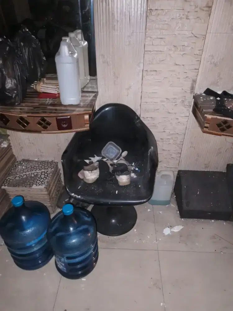 Kurdi pangkas warna hitam