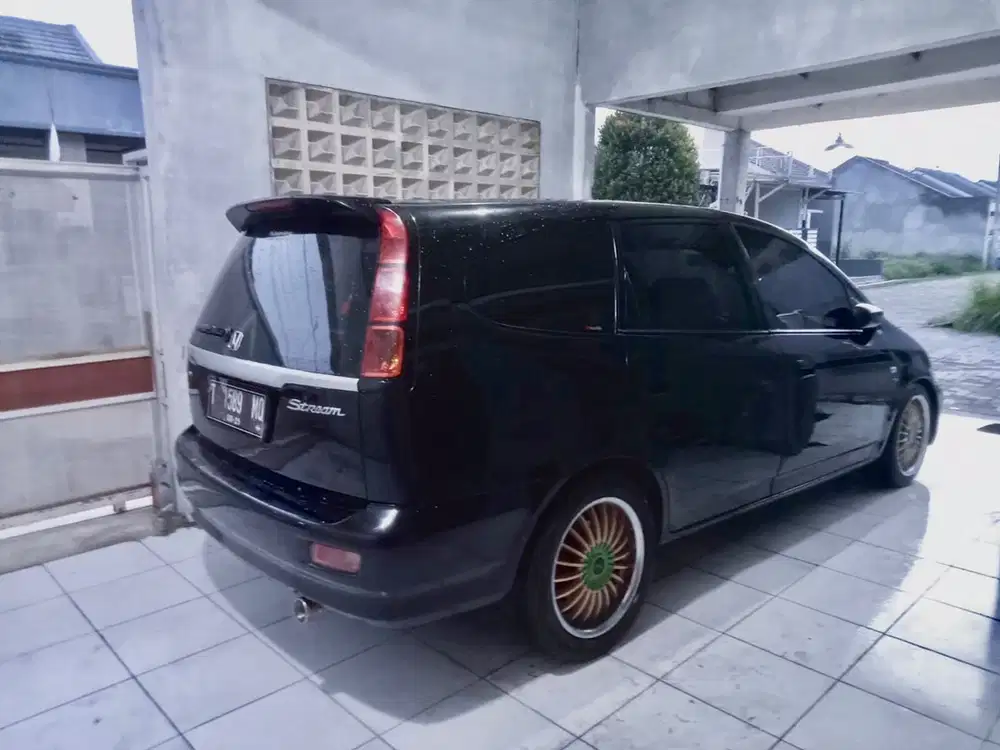 Honda Stream 2002 Bensin