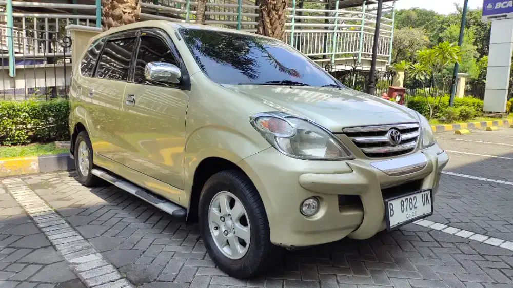 Toyota Avanza 2004 Bensin