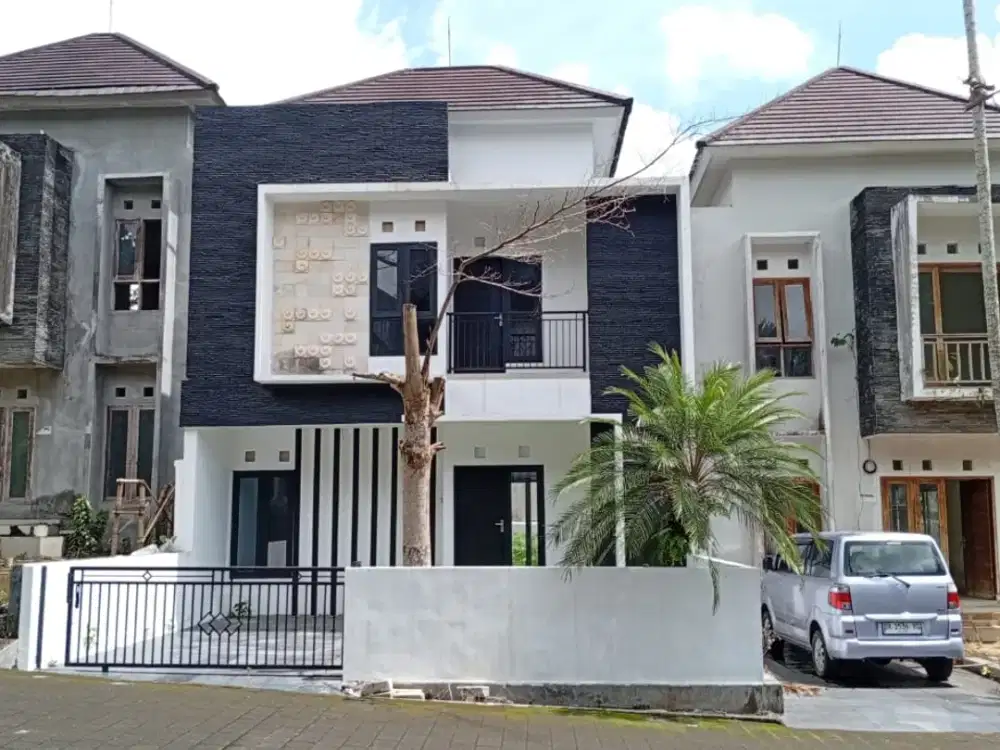 Rumah 2 lantai Sudah Renovasi di Perumahan Exclusive One Gate  Griya Loka Tabanan