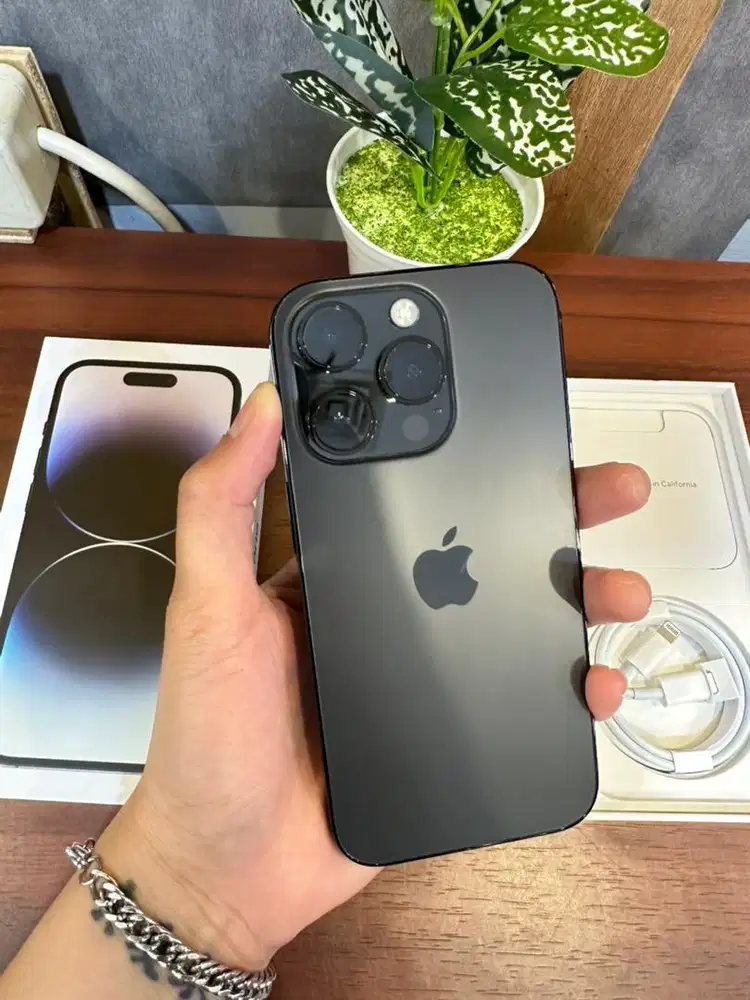 iPhone 14 Pro 1TB BH 82% Black Garansi Ex BEACUKAI