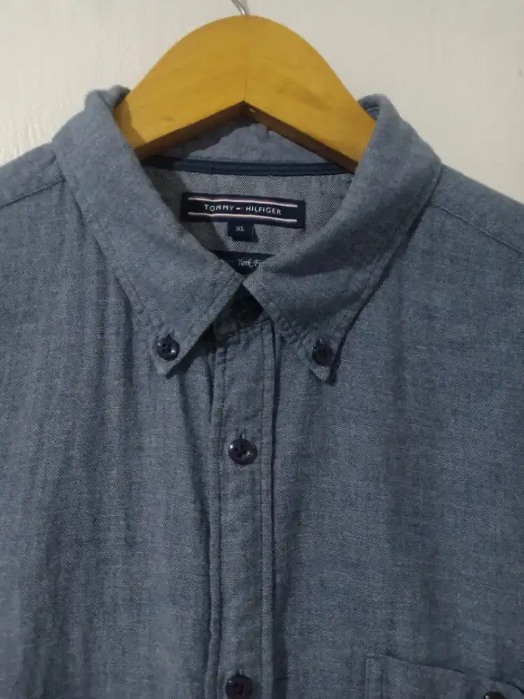 Kemeja Tommy Hilfiger Size XL