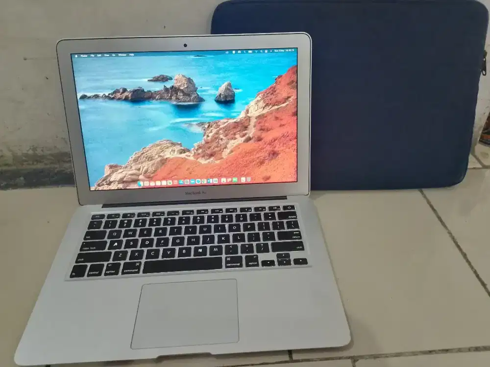 MacBook air (13inch, Early 2015) 8GB/256GB