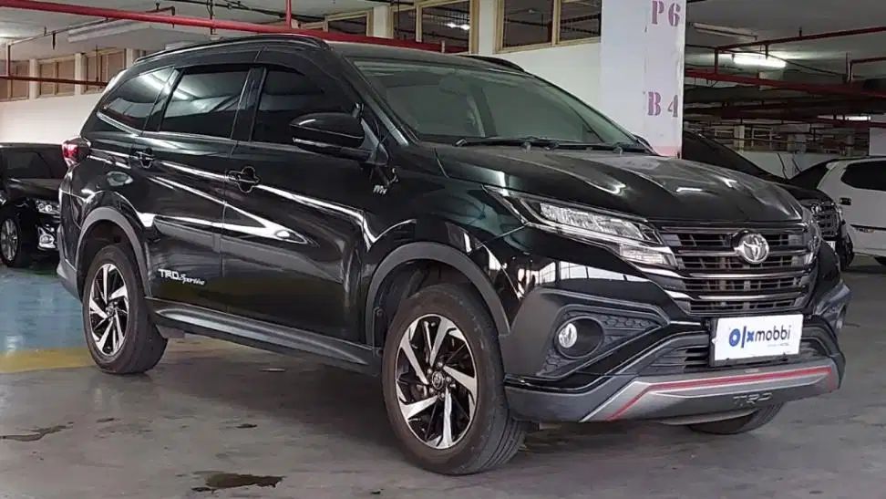 TDP 10JT, Toyota Rush 1.5 TRD Sportivo Bensin-AT Hitam 2020