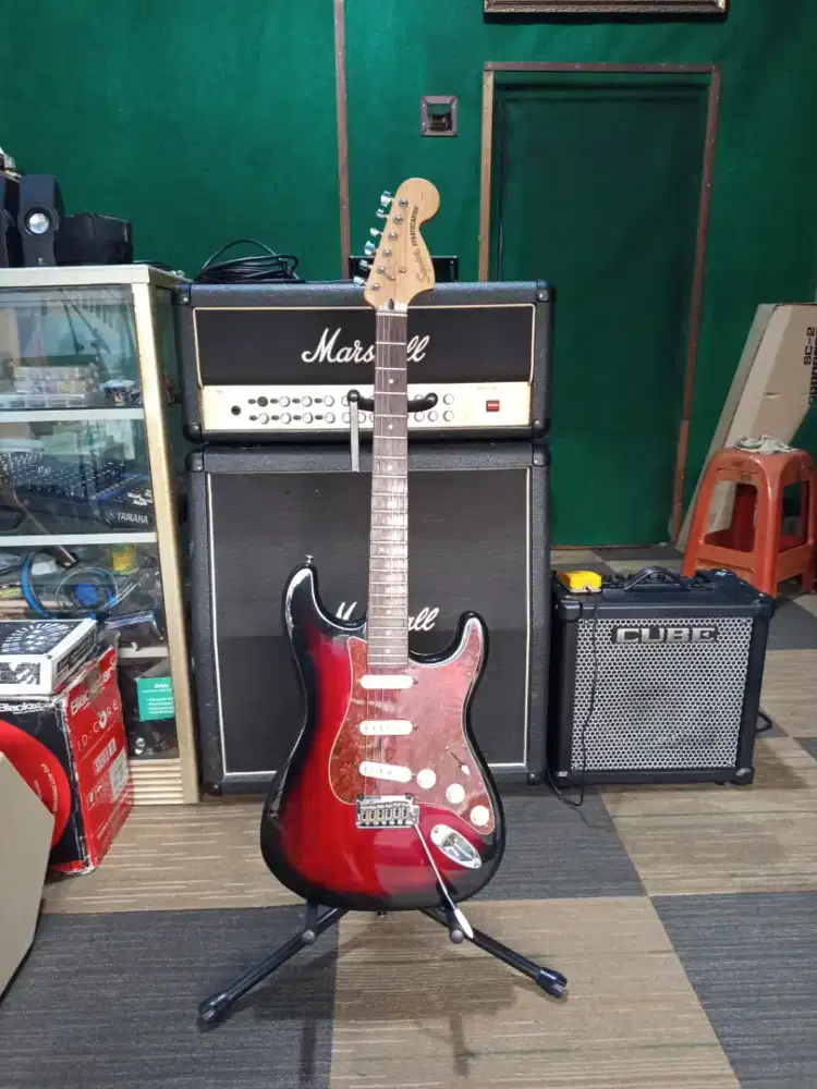Squire stratocaster standard series