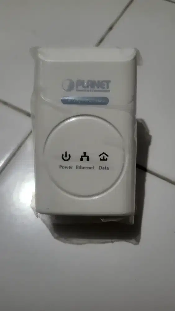 Powerline Adapter PLANET PL-701 (LAN via listrik rumah / kantor)