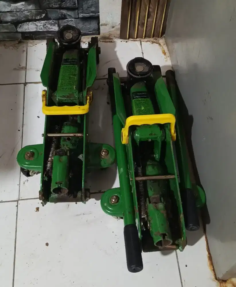 2 pcs dongkrak buaya tekiro 2 ton kondisi baik
