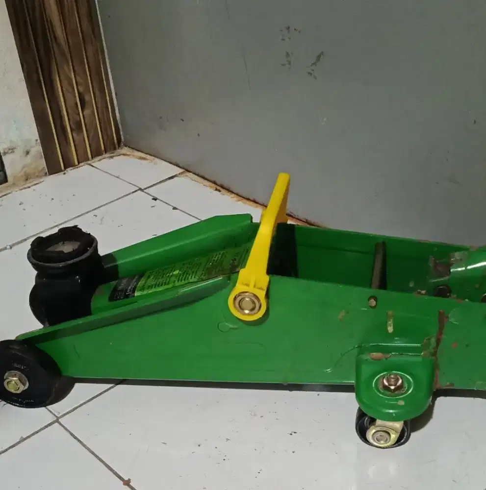 dongkrak buaya tekiro 2 ton kondisi baik