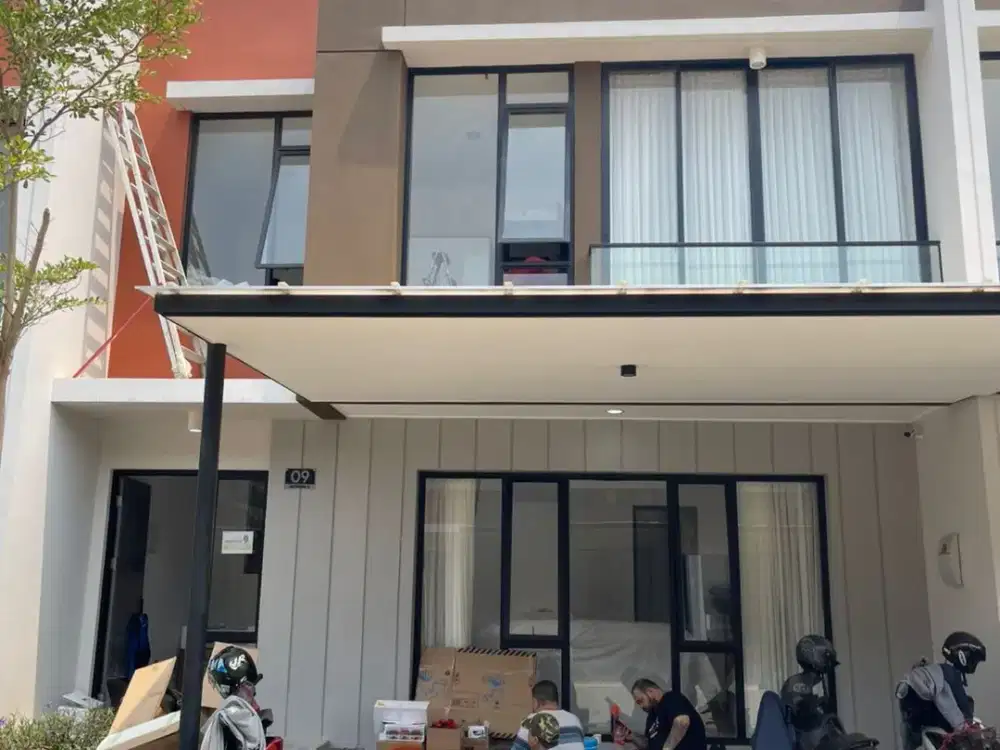 Disewakan rumah pik2 2 kamar tidur semi furnish ac lemari ukuran 80m2 8x10