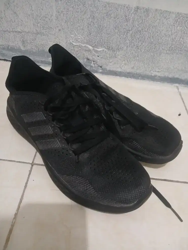 Sepatu adidas fluid flow