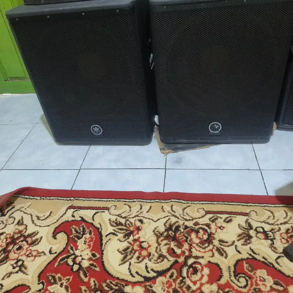 Subwoofer yamaha dsr 118