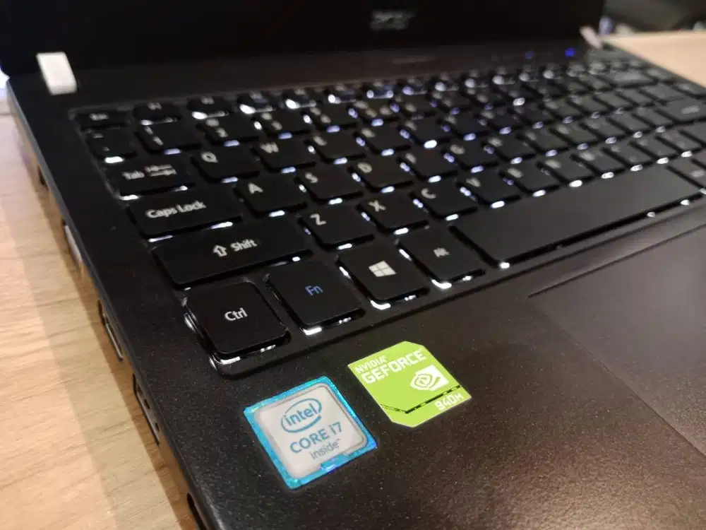 DIJUAL LAPTOP EDITING ACER TRAVELMATE P648 CORE i7 RAM 8GB SSD 128GB