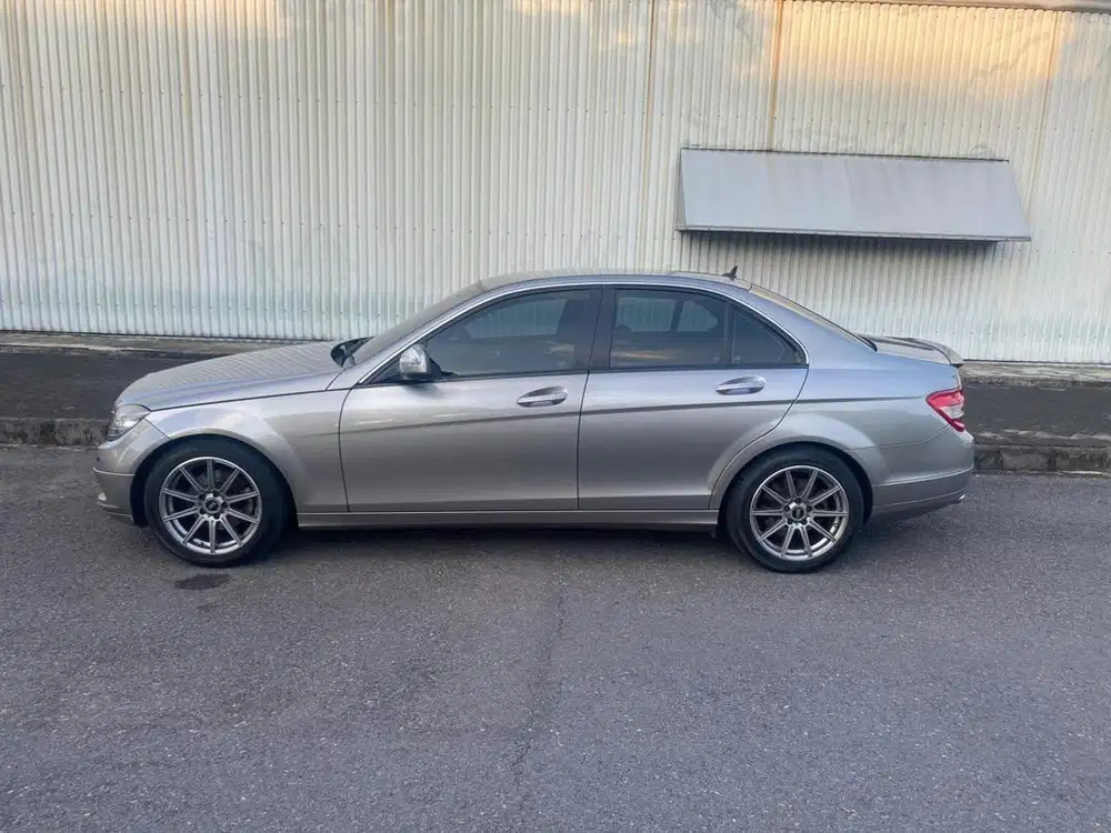 Jual mobil second mercedez