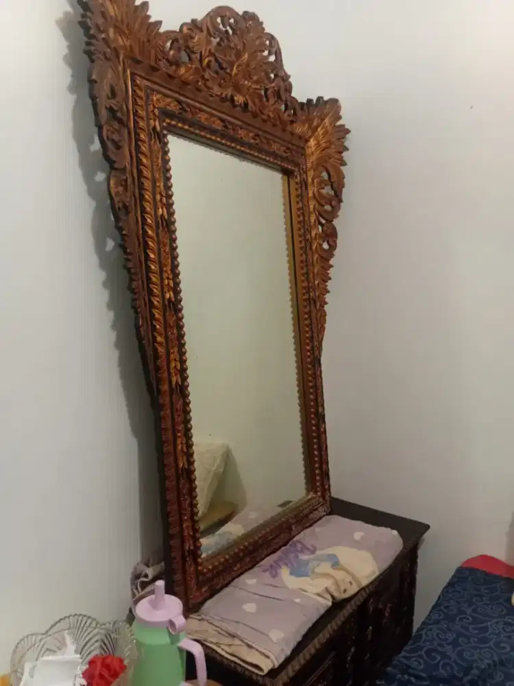 Kaca Hias dan Rak Palembang