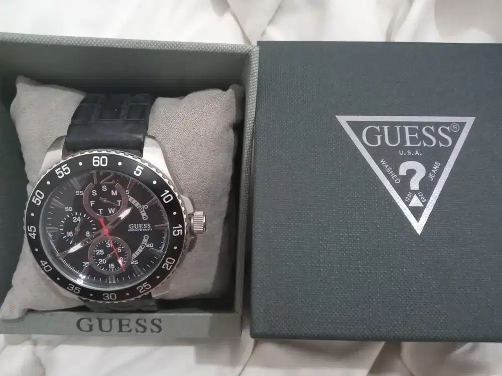 Jam tangan guess rubber