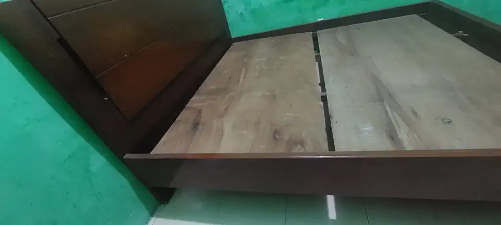 TEMPAT TIDUR KAYU JATI