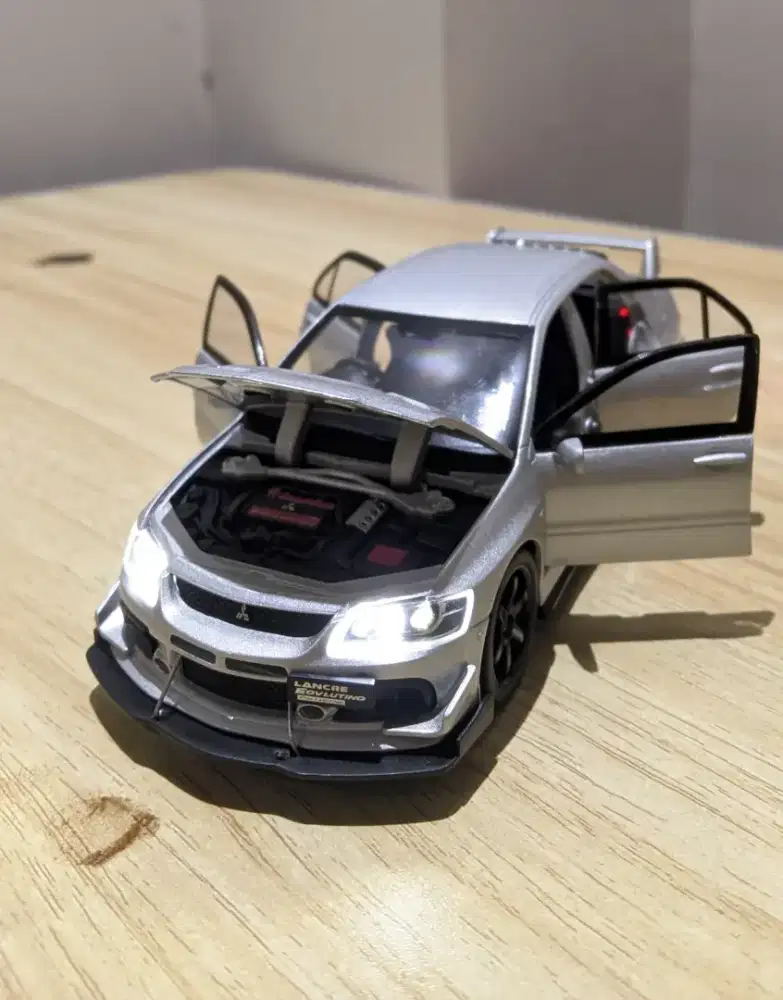 Diecats Mitsubishi Lancer Evo 9 modif