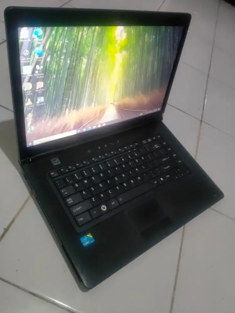 Laptop Toshiba L41 core i5 ram 4Gb/250Gb 15inc batre bagus (No minus)