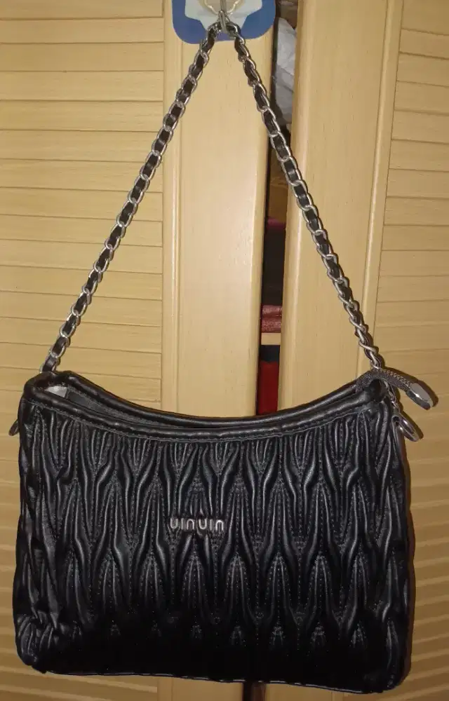 Tas ala MIU* hitam