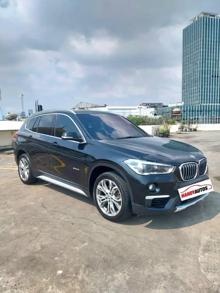BMW X1 Panoramic Tahun 2017 Automatic Hitam Metalik