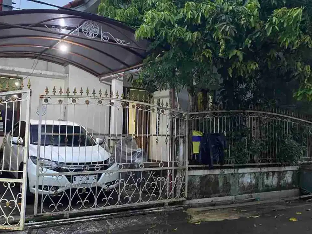 Rumah di Komplek Kalijati Indah Antapani Luas Tanah 137 harga 1,7 Milyar