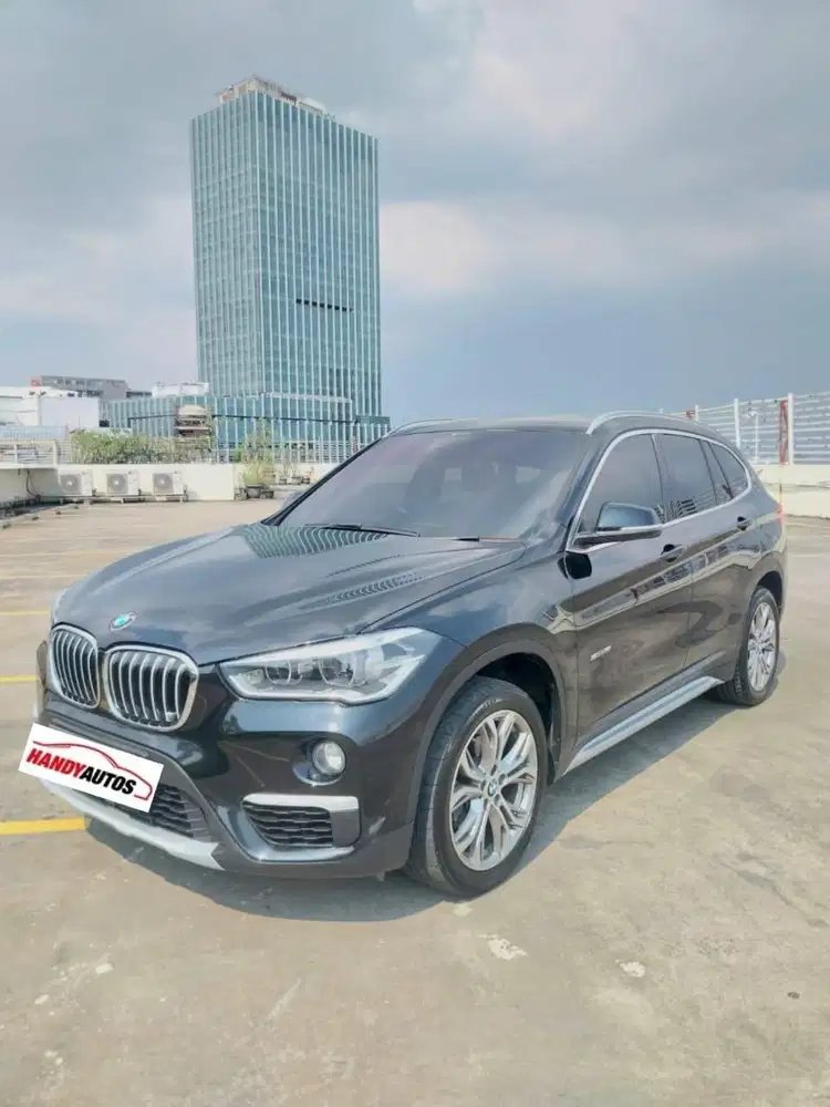 BMW X1 Panoramic Tahun 2017 Automatic Hitam Metalik