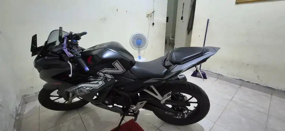 Honda cbr 150 r