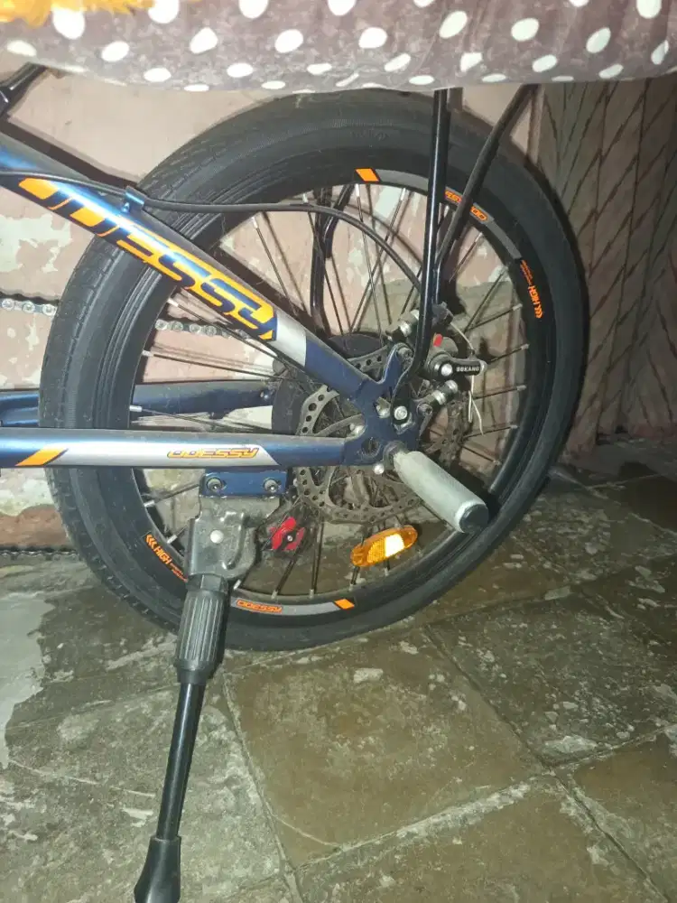 Sepeda lipat odessy velg 20inch ( 7 Speed )