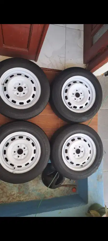 Velg R14 kaleng