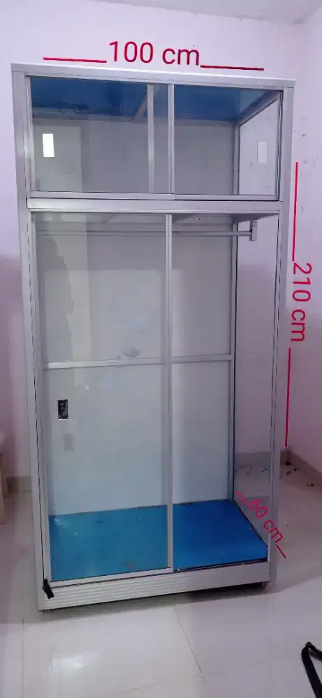 Etalase Baju Serbaguna