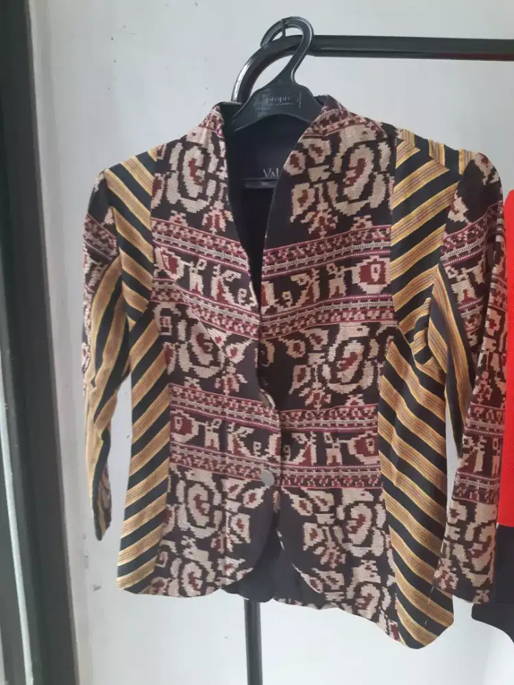 Blazer tenun jaz