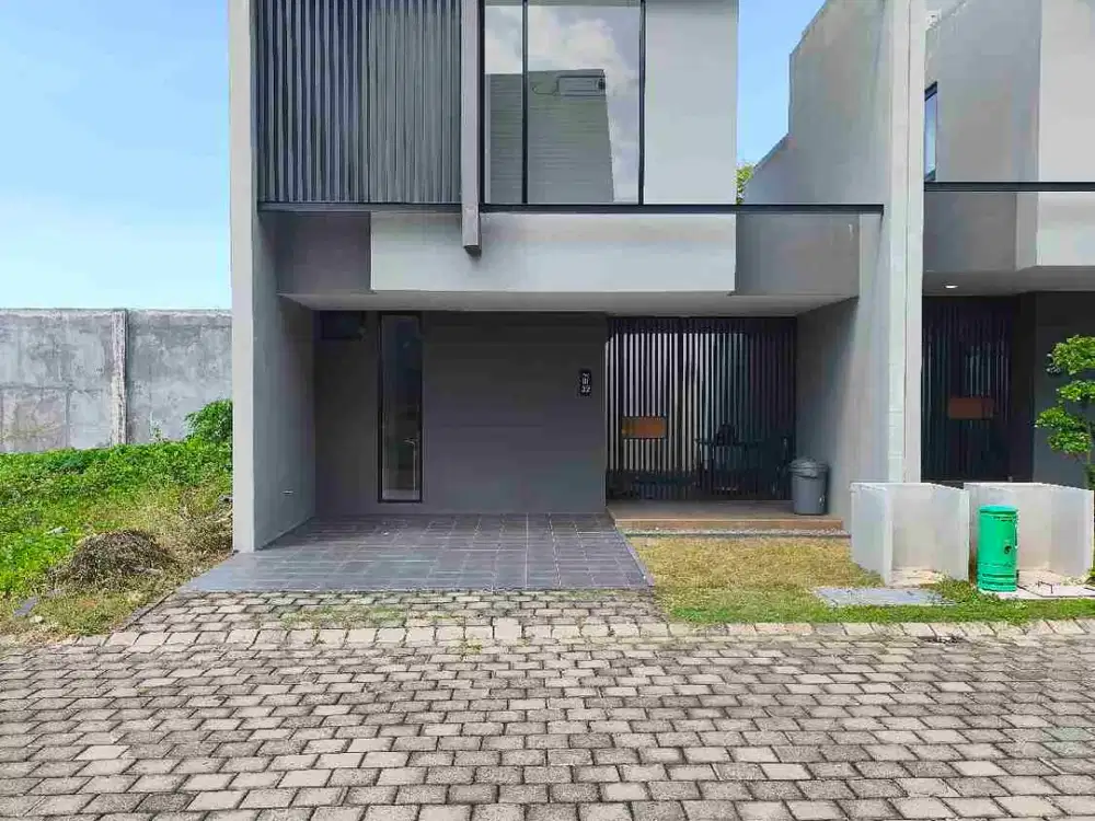 Disewakan Rumah Baru 2 lantai siap huni di Perumahan Argopuro Jember