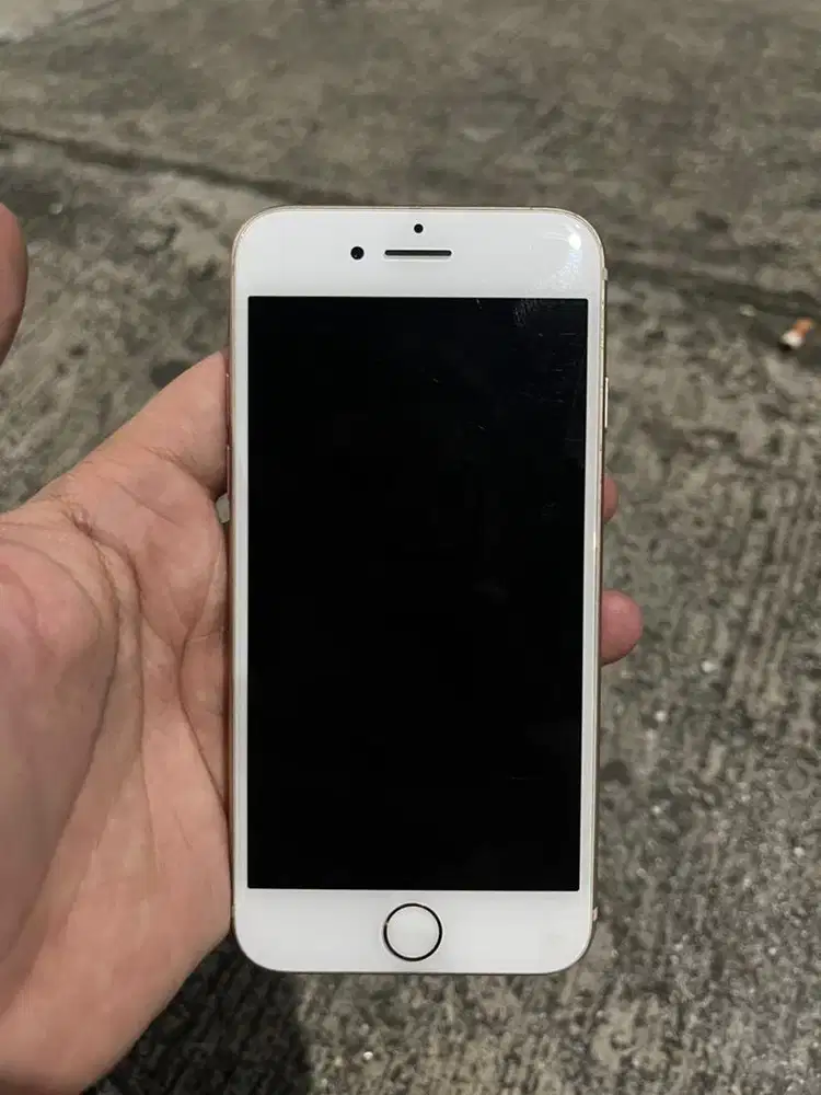 IPHONE 8 64GB + MIFI ADVAN IPOCKET MF01 4G LTE