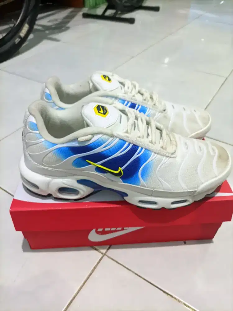 sepatu NIKE Air Max Plus Spray Paint Swoosh