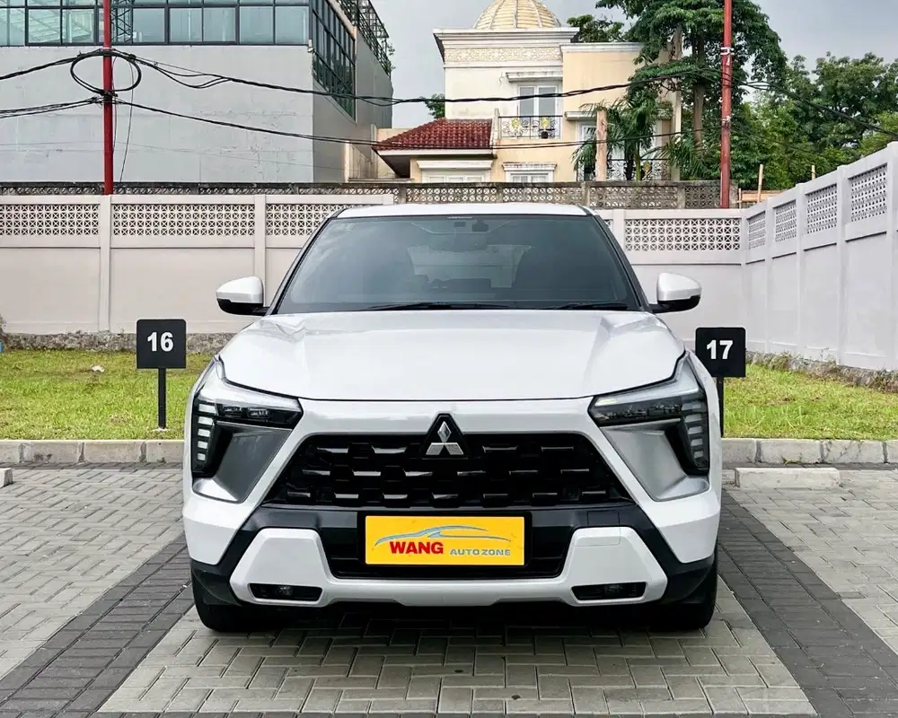 Xforce Ultimate 2023 km 25.000 garansi