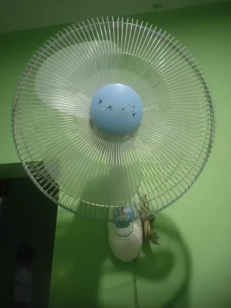 Kipas angin dinding 16 inch merk maspion normal siap pakai nego tipis